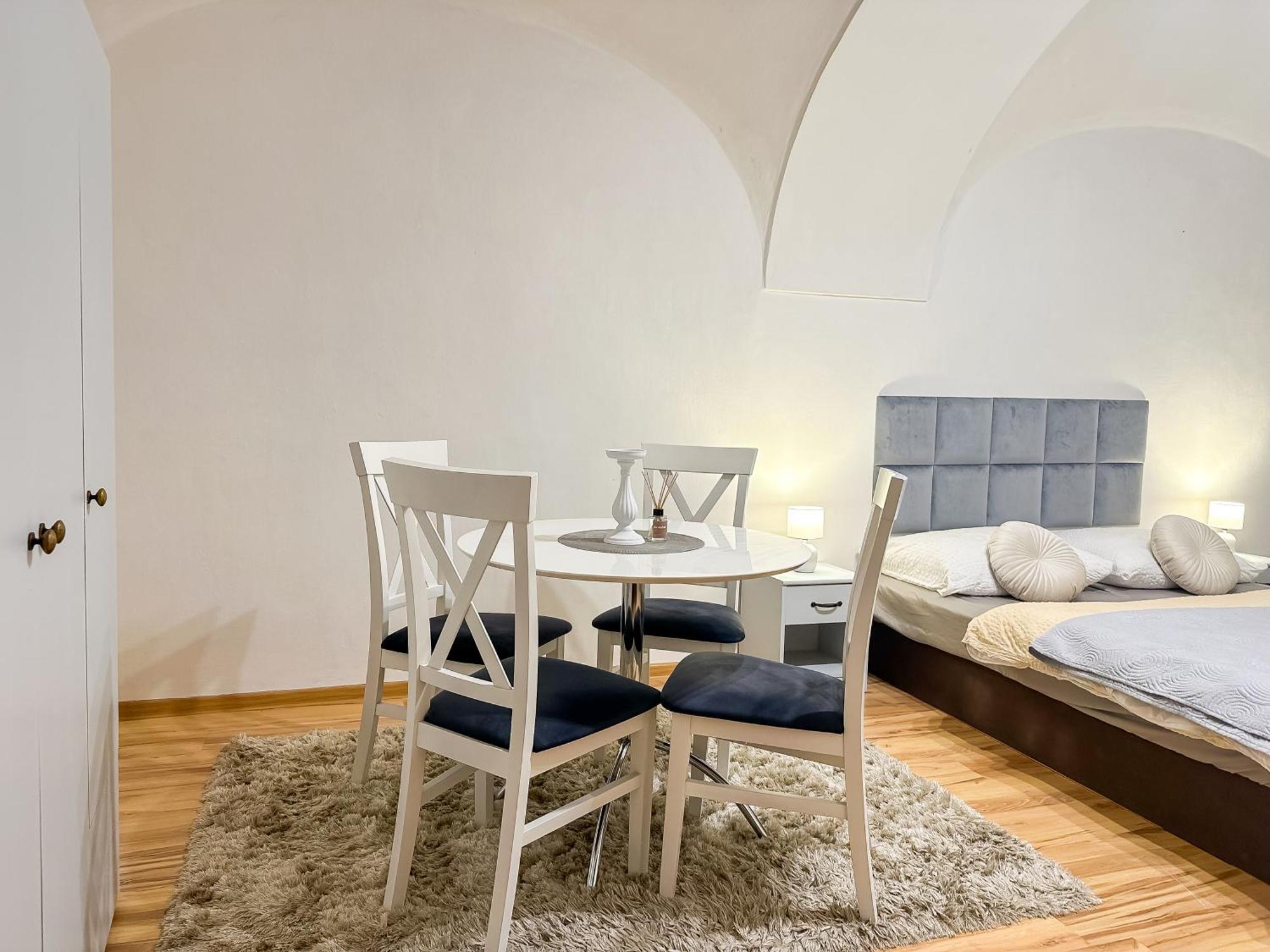 באנסקה ביסטריצה Old Town Apt. A/C And Parking מראה חיצוני תמונה